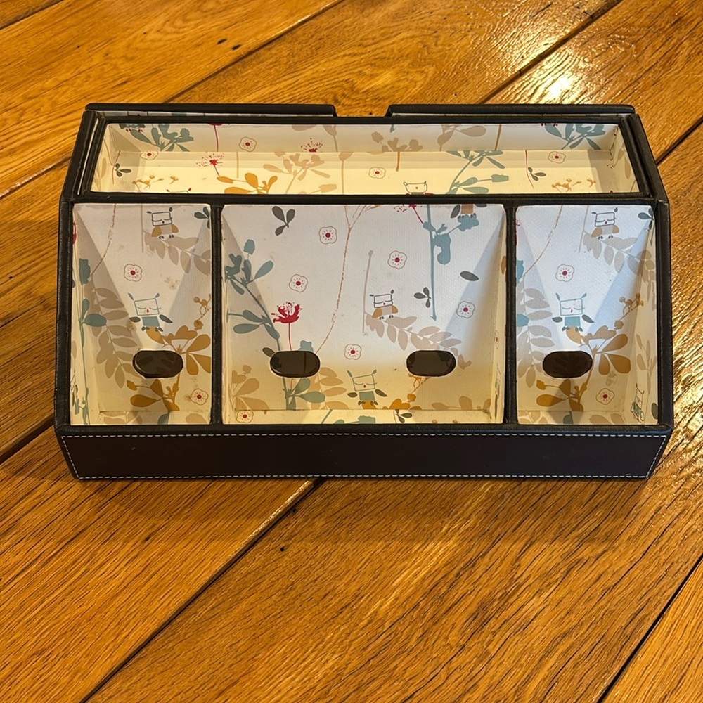 SICURA Italian Designs birds charging station docking valet brown faux leather